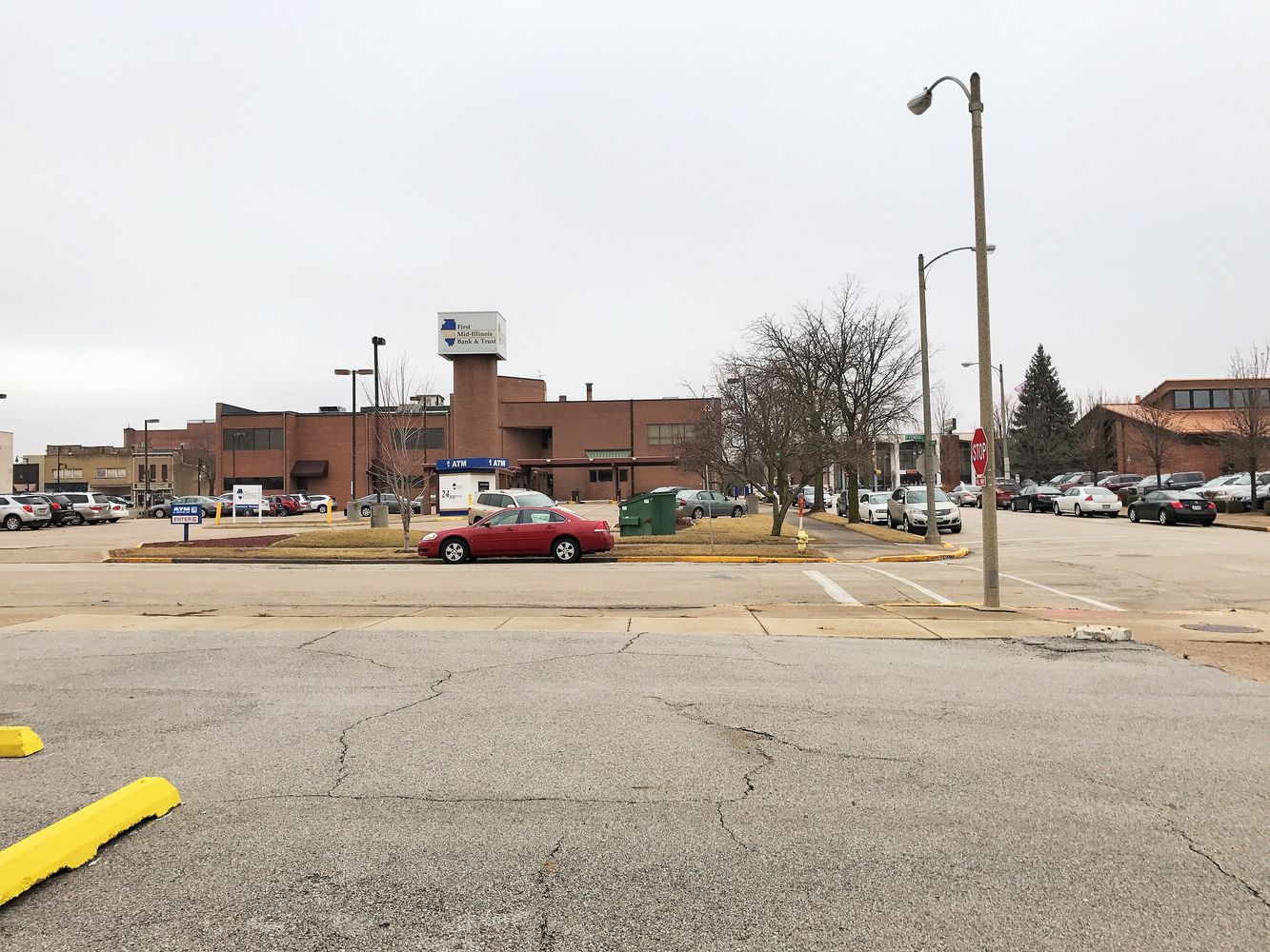 127 N Cherry St, Galesburg, IL 61401